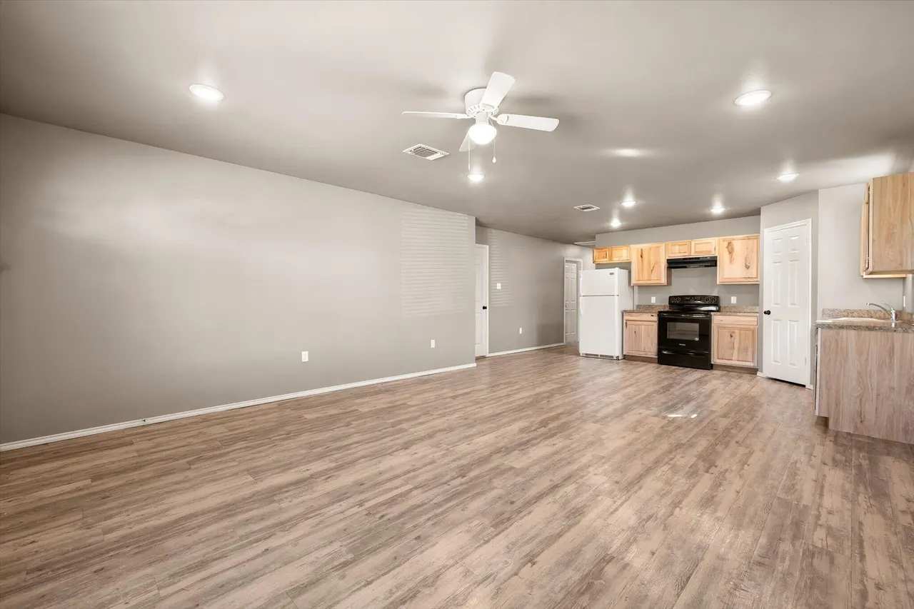 Photo 7 — 2311 Cedar Avenue, Lubbock, TX 79404