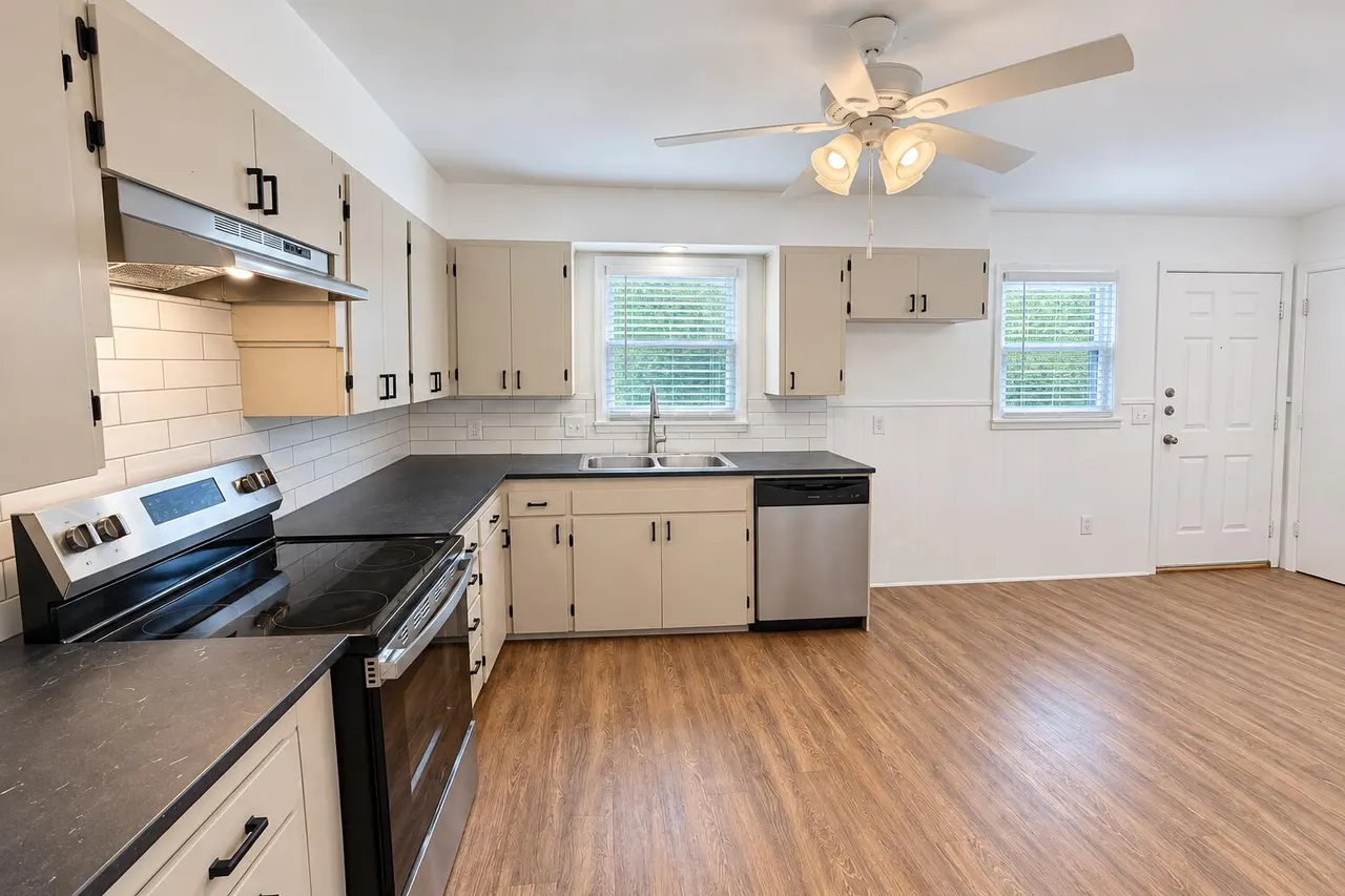 Photo 4 — 2519 40th Street, Lubbock, TX 79413