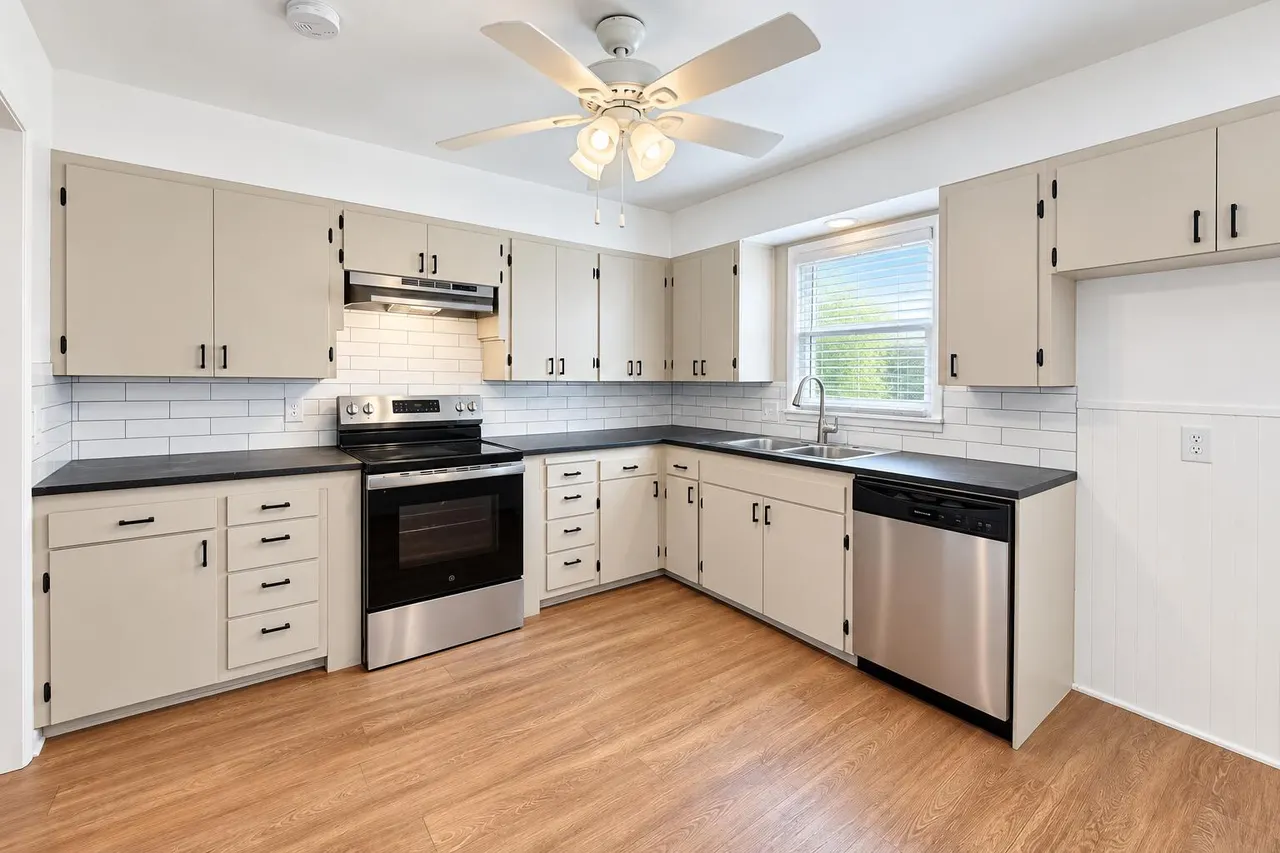 Photo 5 — 2519 40th Street, Lubbock, TX 79413