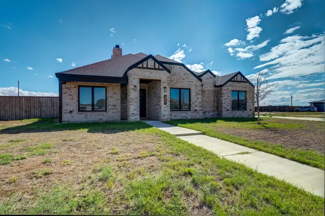 Photo 4 — 823 13th Street, Wolfforth, TX 79382
