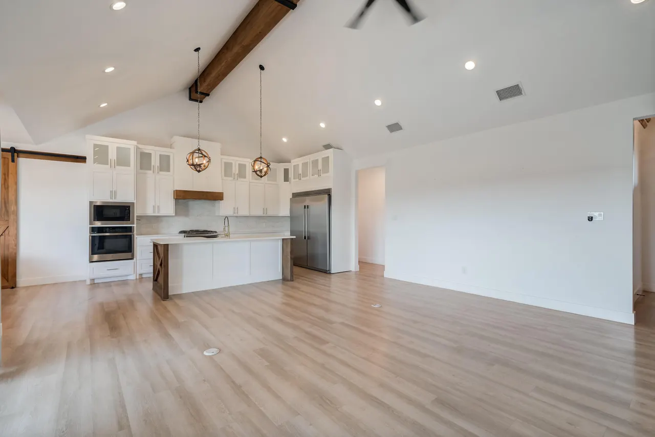 Photo 14 — 823 13th Street, Wolfforth, TX 79382