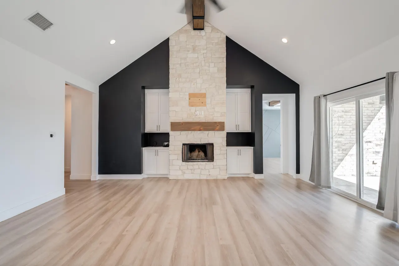 Photo 9 — 823 13th Street, Wolfforth, TX 79382