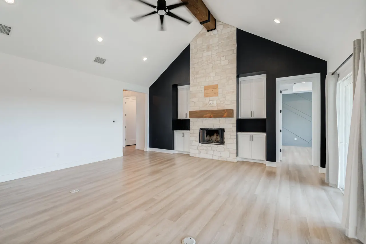 Photo 10 — 823 13th Street, Wolfforth, TX 79382