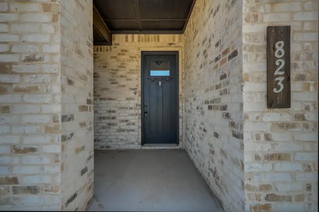 Photo 5 — 823 13th Street, Wolfforth, TX 79382