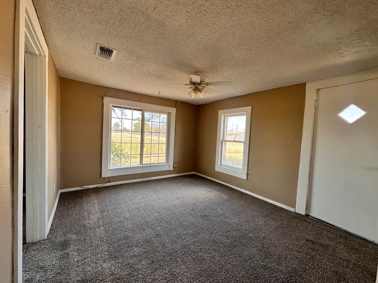 Photo 5 — 401 W Ross Street, Floydada, TX 79235
