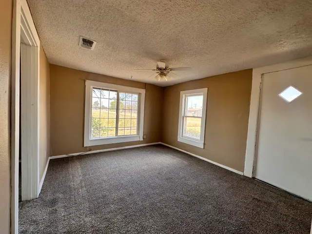 Photo 5 — 401 W Ross Street, Floydada, TX 79235