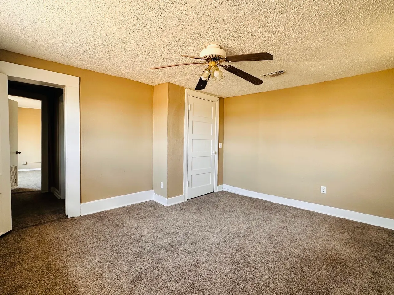 Photo 13 — 401 W Ross Street, Floydada, TX 79235
