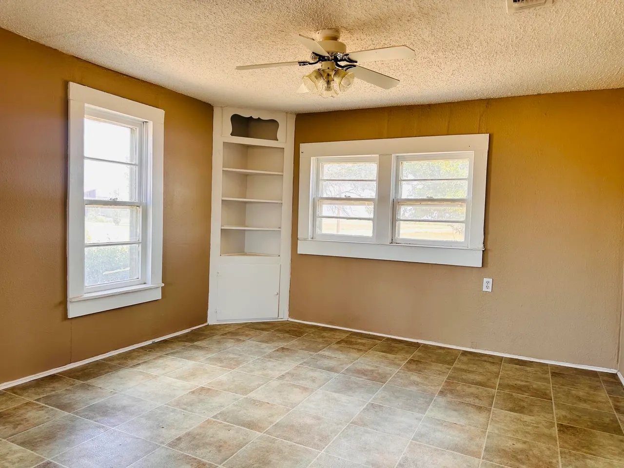 Photo 12 — 401 W Ross Street, Floydada, TX 79235