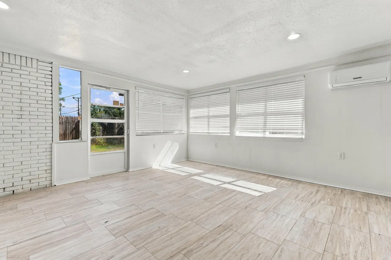 Photo 13 — 4907 17th Street, Lubbock, TX 79416