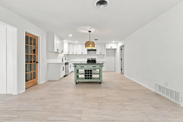 Photo 8 — 4907 17th Street, Lubbock, TX 79416