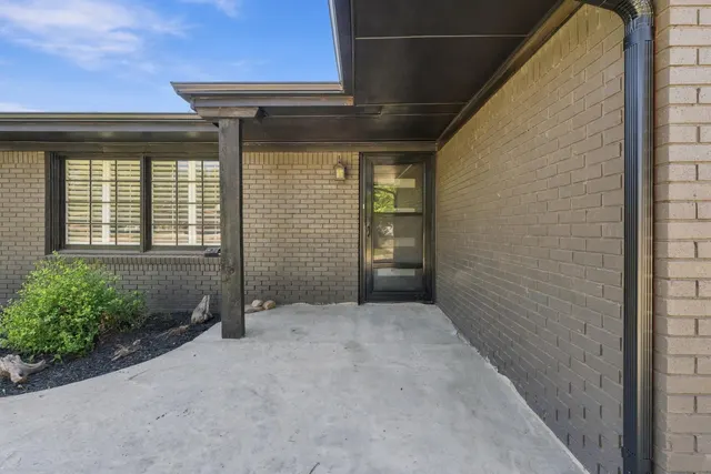 Photo 2 — 4907 17th Street, Lubbock, TX 79416