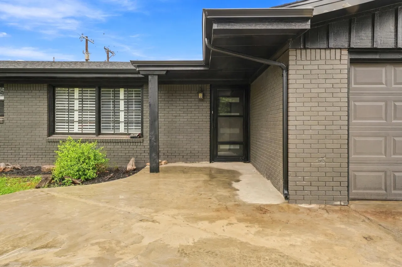 Photo 3 — 4907 17th Street, Lubbock, TX 79416
