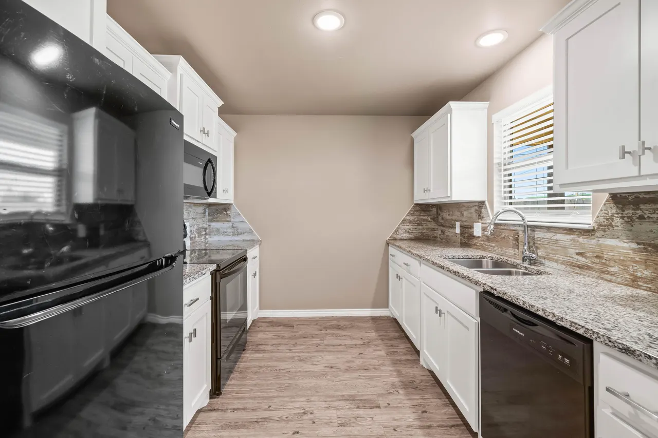 Photo 7 — 4212 E 63rd Street, Lubbock, TX 79403