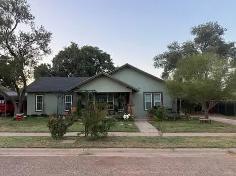 Front exterior — 1916 N 3rd Street, Tahoka, TX 79373