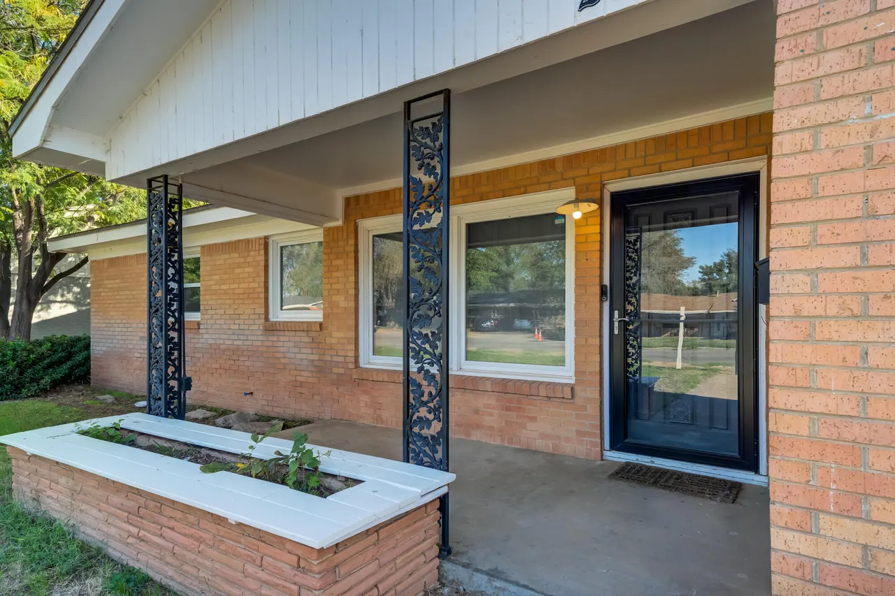 Photo 3 — 2813 63rd Street, Lubbock, TX 79413
