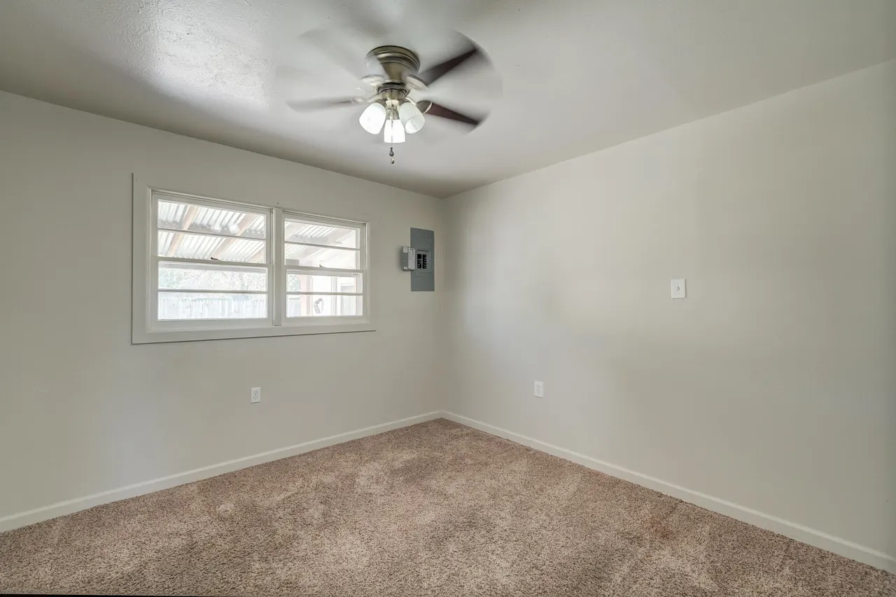 Photo 10 — 2813 63rd Street, Lubbock, TX 79413