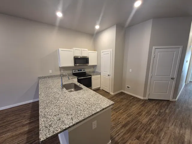Photo 3 — 2109 N Jayton Avenue A, Lubbock, TX 79403