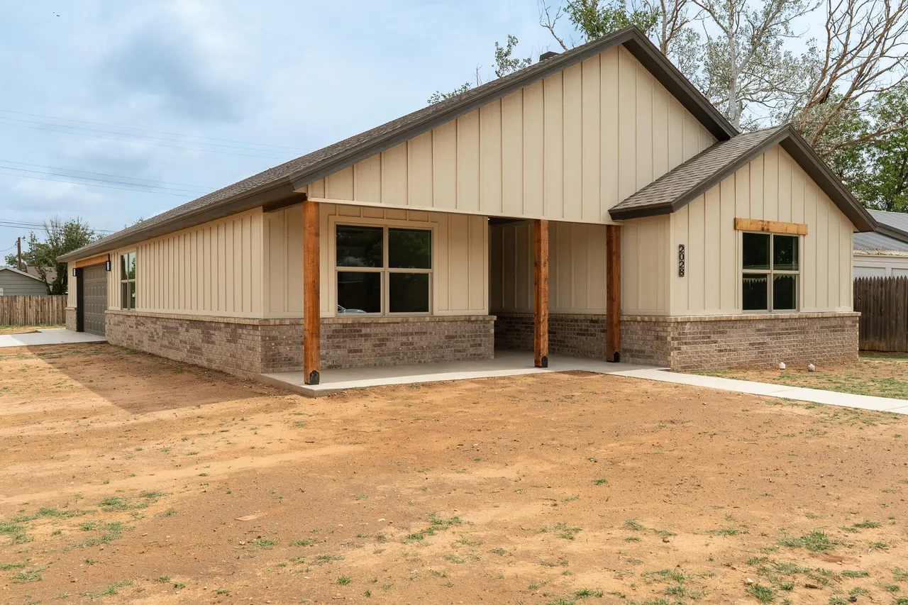 Photo 2 — 2028 N 5th Street, Tahoka, TX 79373