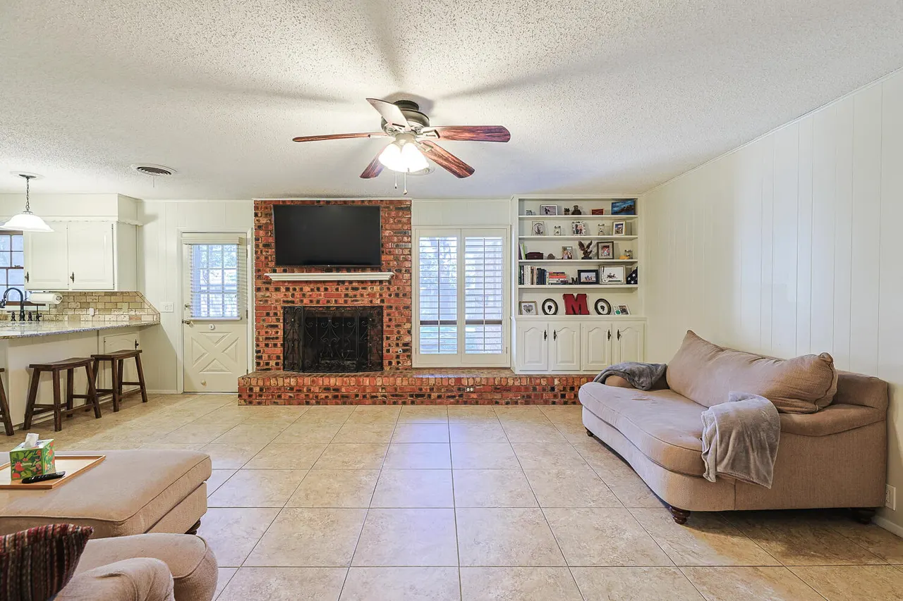 Photo 23 — 3810 56th Street, Lubbock, TX 79413