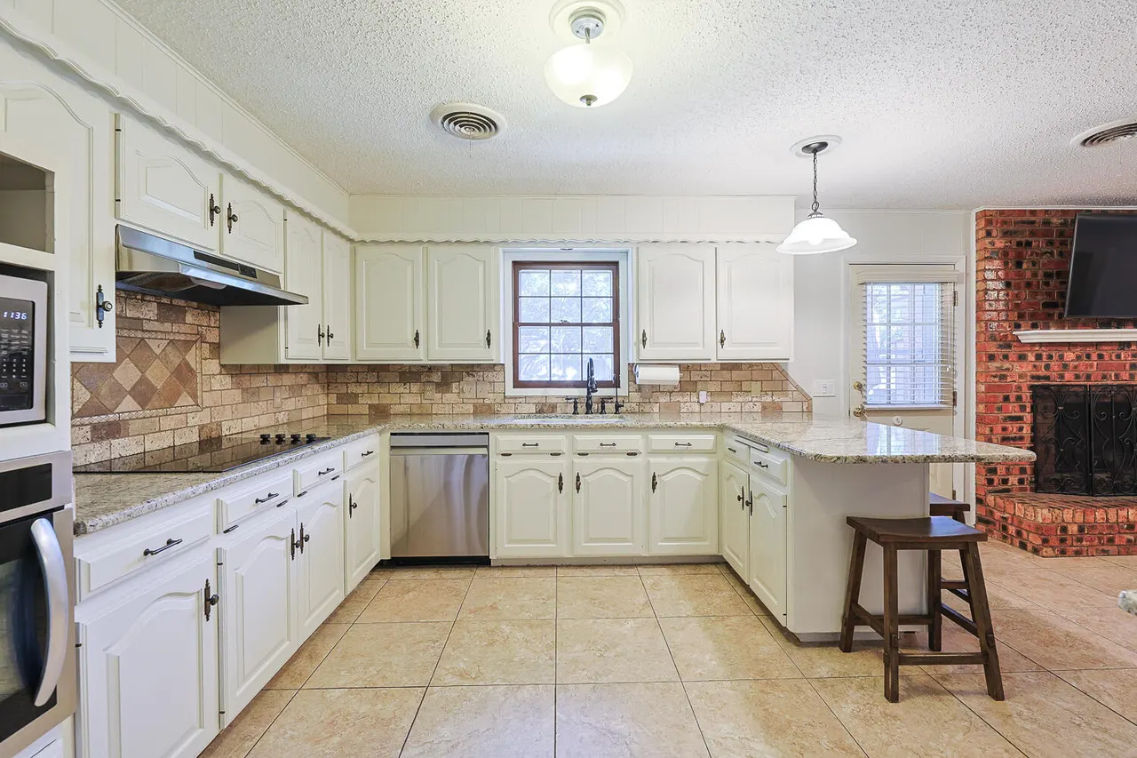 Photo 31 — 3810 56th Street, Lubbock, TX 79413