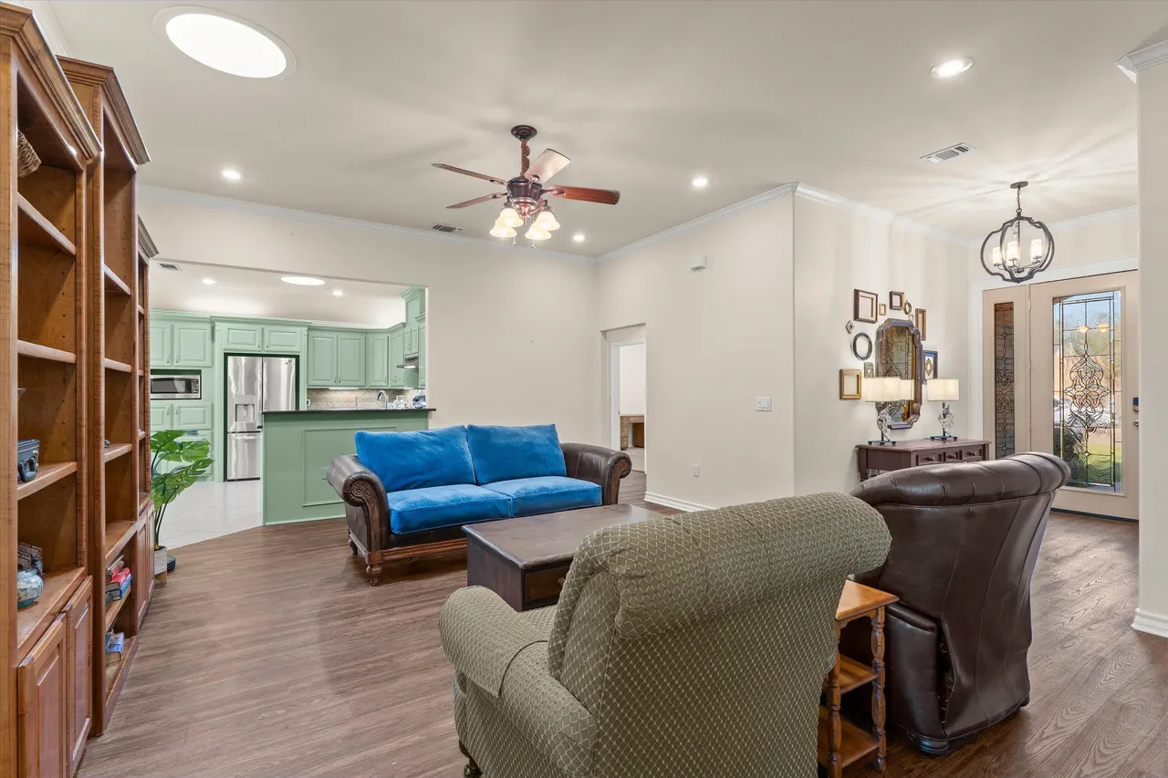 Photo 6 — 114 Indiana Avenue, Levelland, TX 79336
