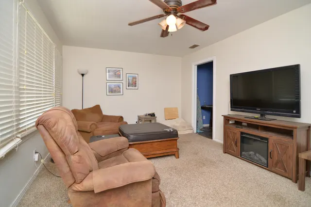 Photo 3 — 4814 42nd Street, Lubbock, TX 79414