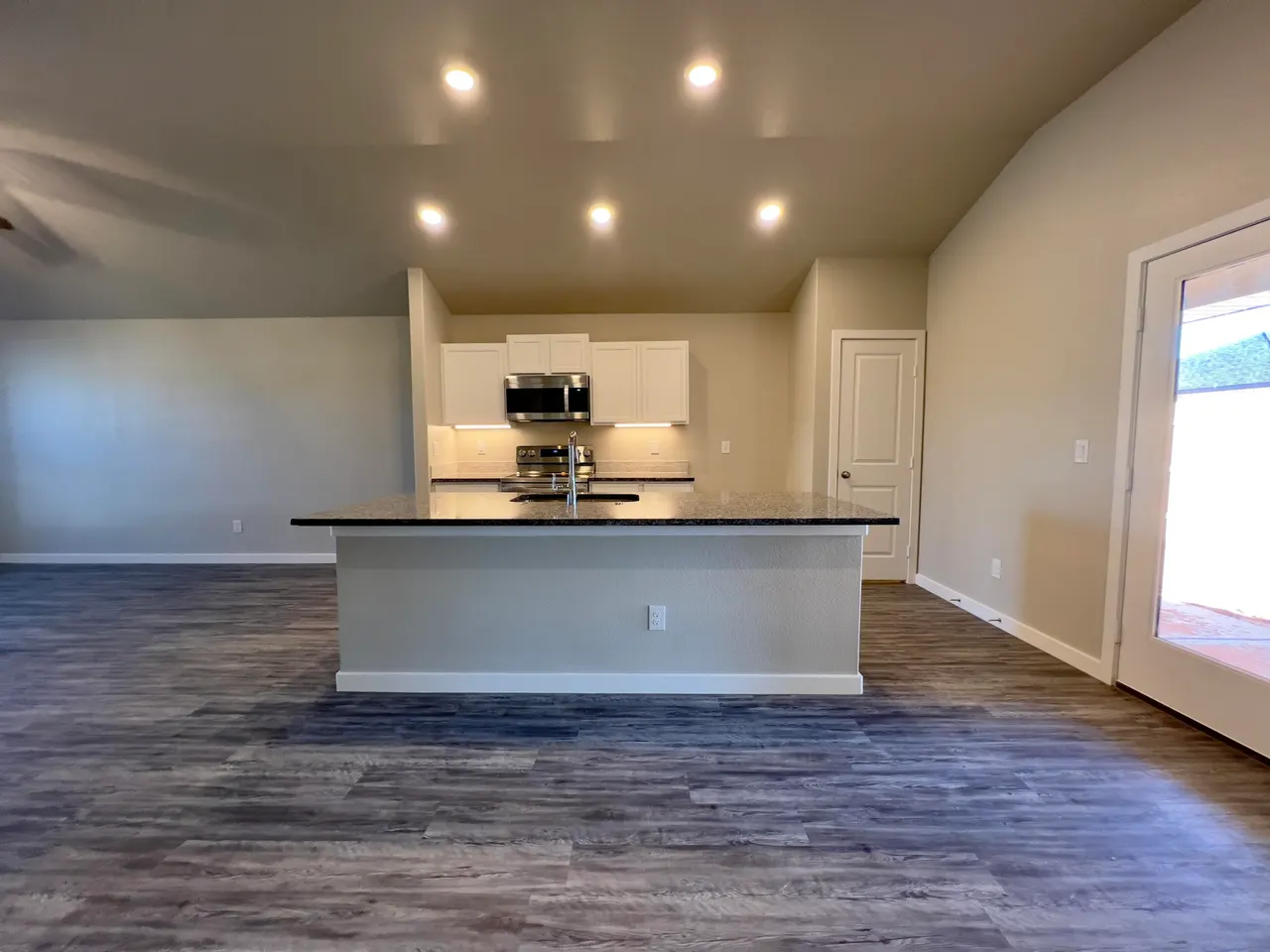 Photo 5 — 3212 Aberdeen Avenue, Wolfforth, TX 79382