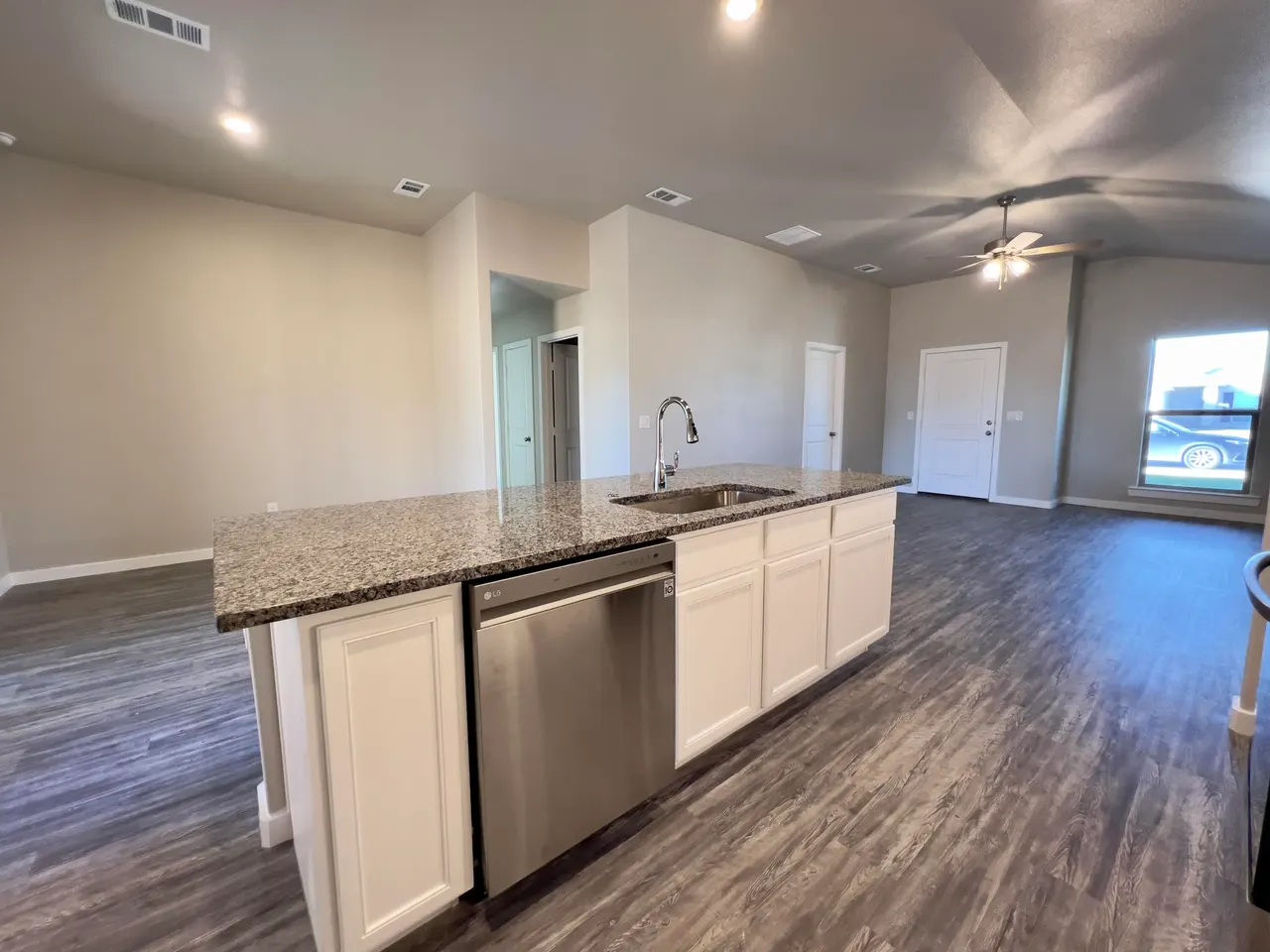 Photo 6 — 3212 Aberdeen Avenue, Wolfforth, TX 79382