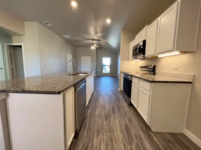 Photo 8 — 3212 Aberdeen Avenue, Wolfforth, TX 79382