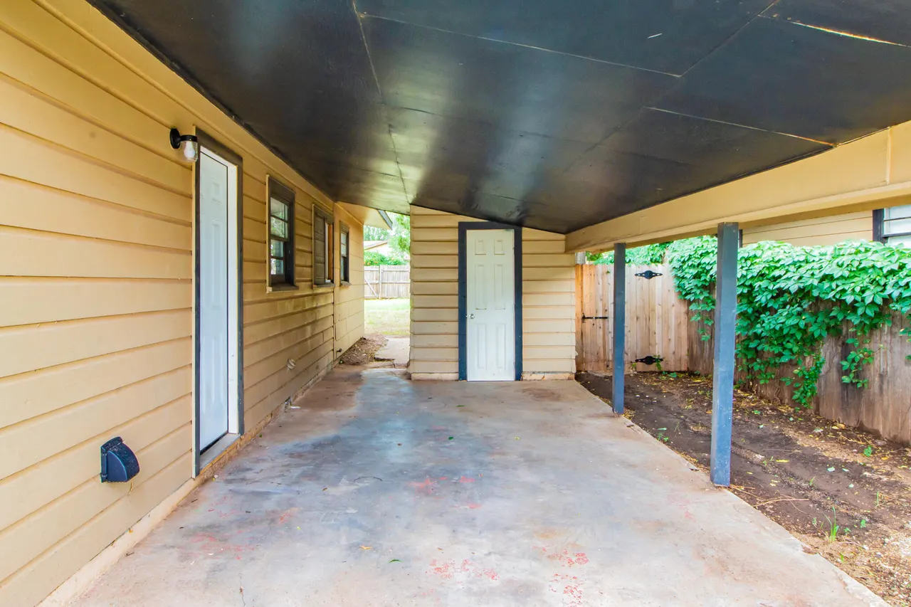 Photo 3 — 5105 39th Street, Lubbock, TX 79414