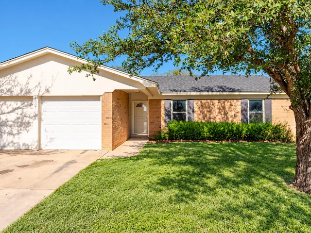 Photo 2 — 1007 Huron Avenue, Lubbock, TX 79416