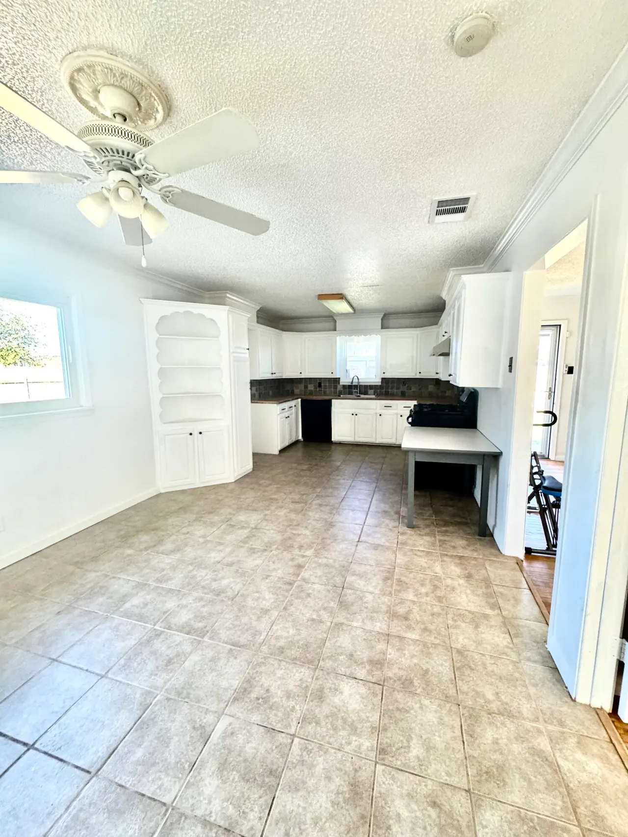 Photo 5 — 415 6th Street, Wolfforth, TX 79382