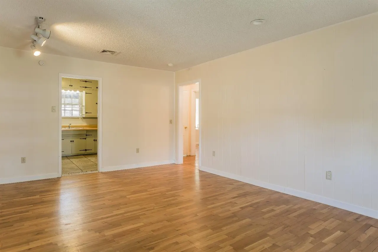 Photo 2 — 2820 25th Street A, Lubbock, TX 79410