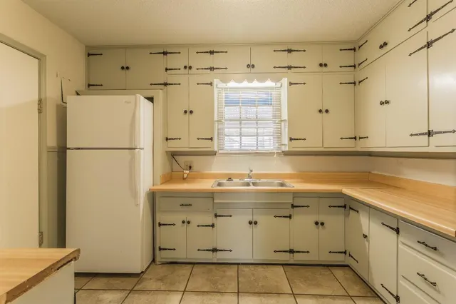 Photo 3 — 2820 25th Street A, Lubbock, TX 79410