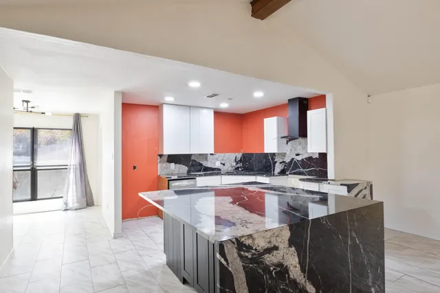 Photo 3 — 7705 Dixon Avenue, Lubbock, TX 79423