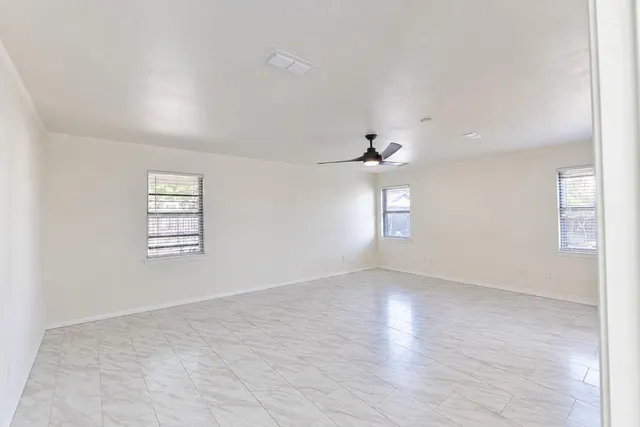 Photo 6 — 7705 Dixon Avenue, Lubbock, TX 79423