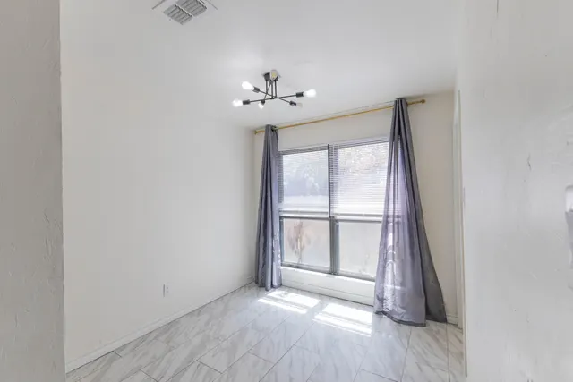Photo 7 — 7705 Dixon Avenue, Lubbock, TX 79423