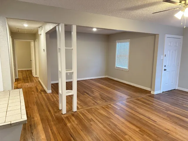 Photo 3 — 2314 32nd Street, Lubbock, TX 79411