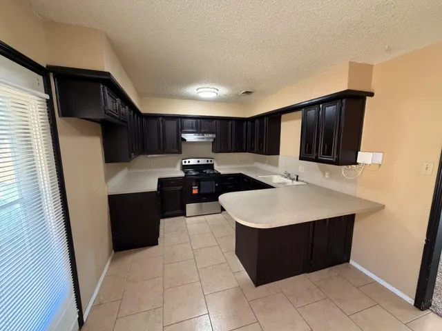Photo 4 — 6802 4th Street UNIT A, Lubbock, TX 79416