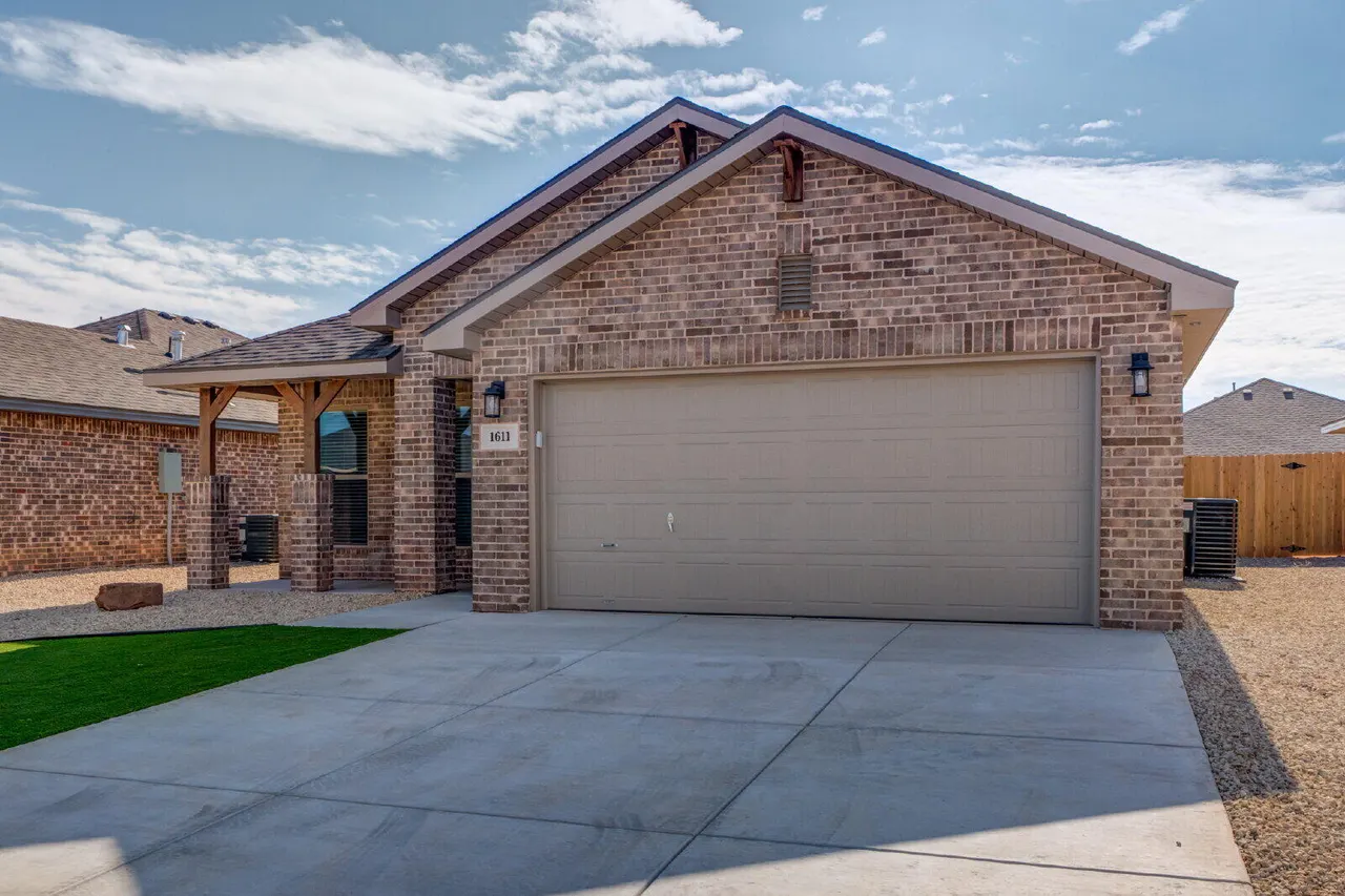 Photo 2 — 1611 132nd Street, Lubbock, TX 79423