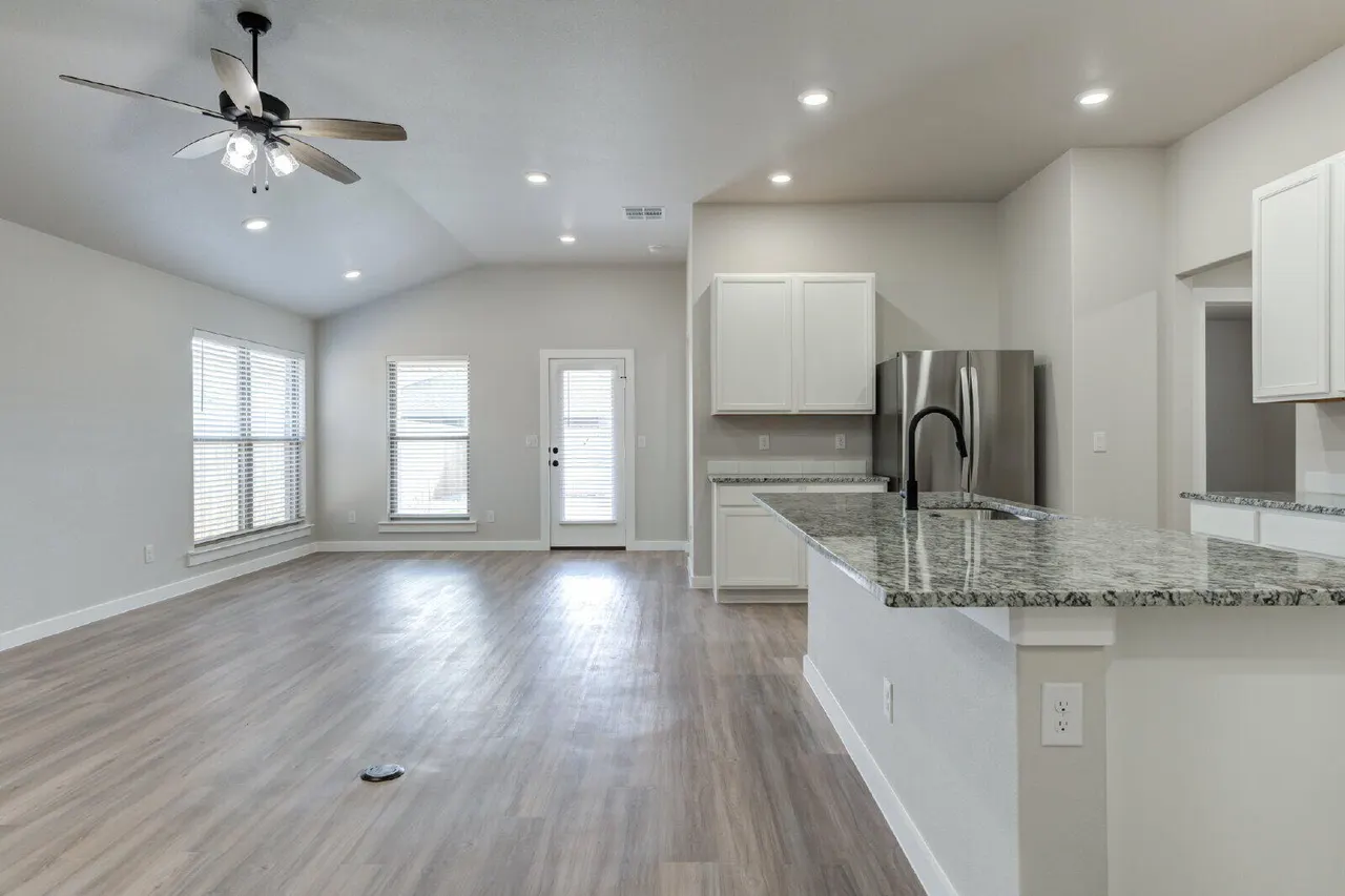 Photo 5 — 1611 132nd Street, Lubbock, TX 79423