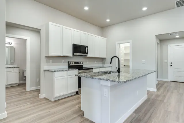 Photo 8 — 1611 132nd Street, Lubbock, TX 79423