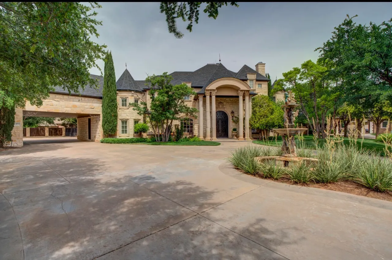 Front exterior — 11002 Richmond Avenue, Lubbock, TX 79424