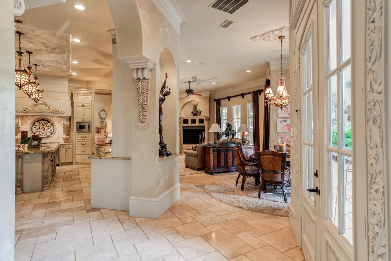 Photo 61 — 11002 Richmond Avenue, Lubbock, TX 79424