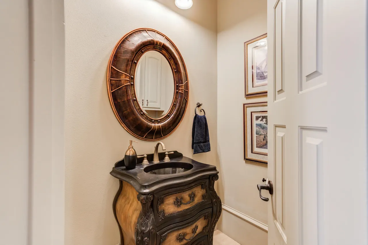 Photo 88 — 11002 Richmond Avenue, Lubbock, TX 79424