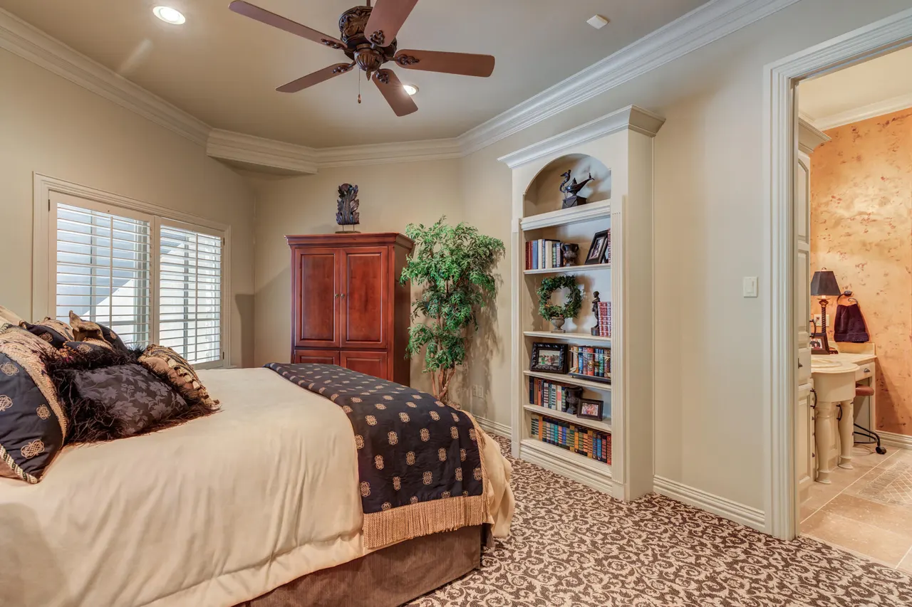 Photo 91 — 11002 Richmond Avenue, Lubbock, TX 79424