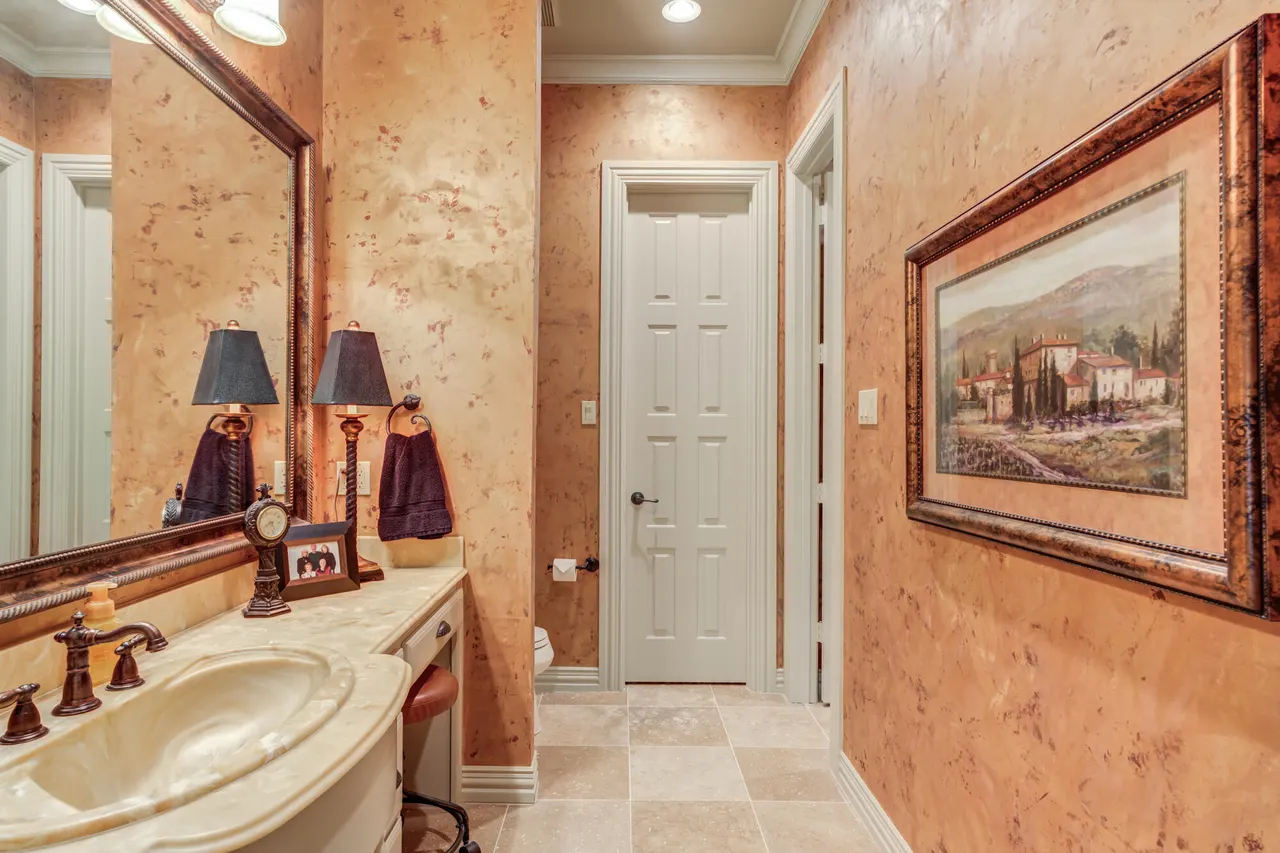Photo 93 — 11002 Richmond Avenue, Lubbock, TX 79424