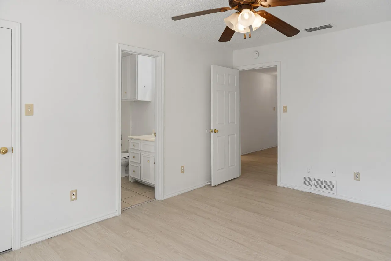 Photo 11 — 9607 Avenue X, Lubbock, TX 79423