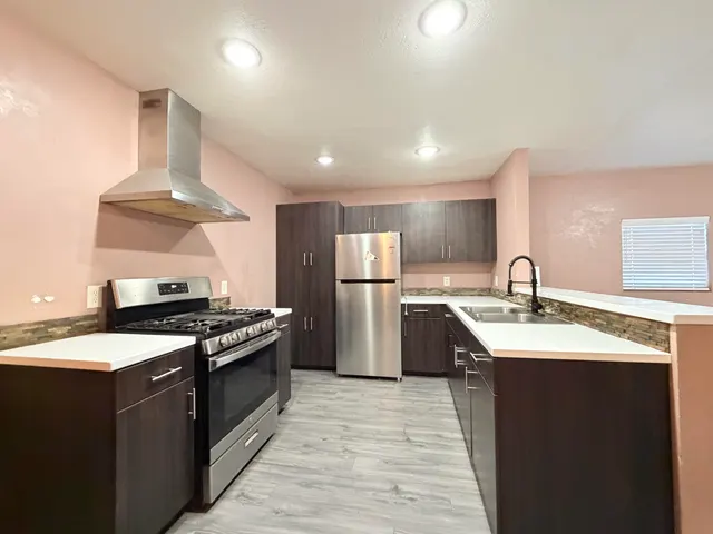 Photo 5 — 2408 E 30th Street, Lubbock, TX 79404