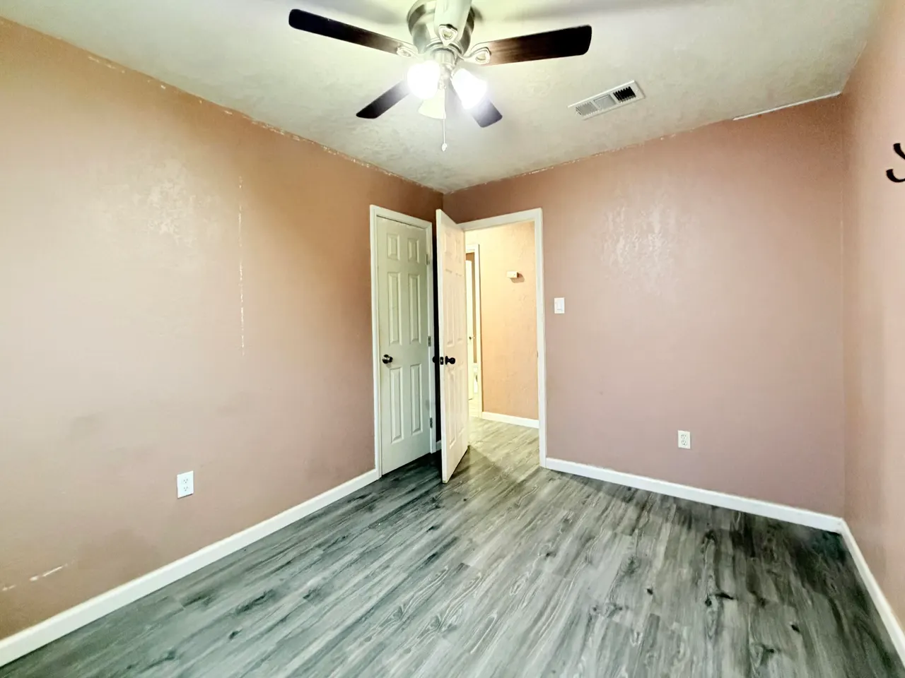 Photo 11 — 2408 E 30th Street, Lubbock, TX 79404